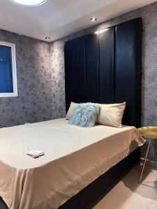 Modern villa with pool andcomforts