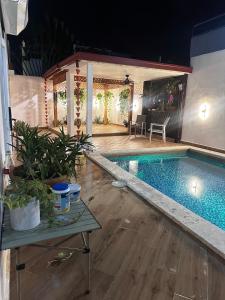 Modern villa with pool andcomforts