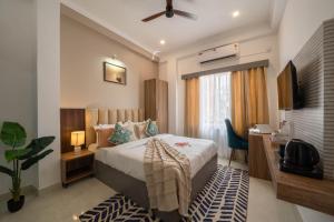 Perfectstayz Premium Kaashin - Ganga View Rooftop Cafe