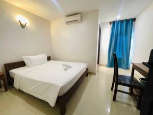 The Rabbit Hole Hotel Sok San