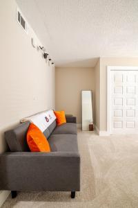 2BR 2BA Renovated Condo under 1 mile to Toomers