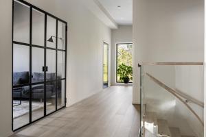 Exklusiv villa - Pool, bio & hyrbil