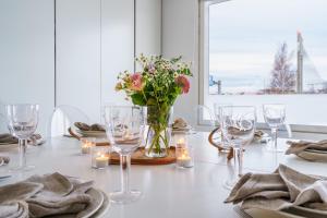 Luxurious Stay Prime Location Hosted by Hygge Host