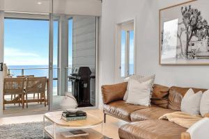 Hamptons at Moana - Panoramic Beachfront Living