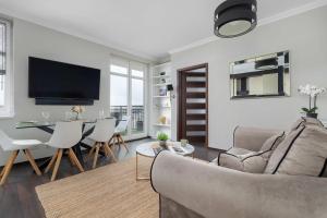Modern Krakow Apartment with Balcony and Easy City Access by Noclegi Renters