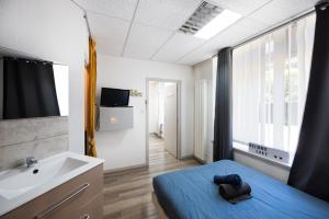 The lovely lake suite