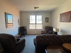 East End, 2 bedroom apartment, in ideal location