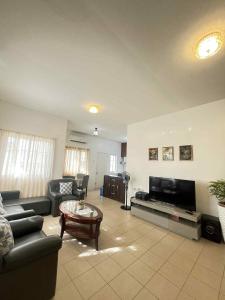 Hannah & Neils Place-Panglao