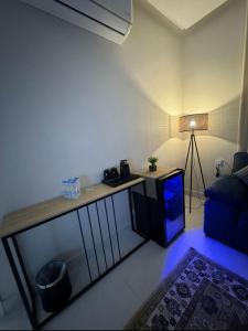 شقة هادئة بصالة وغرفة نوم