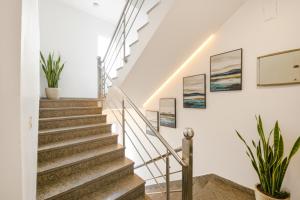 FabHotel Silver Oak BnB - Nr Yashobhoomi Convention Centre