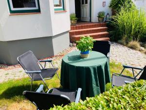 Ferienhaus SÜD WEST mit 2 SZ, Terrasse und Balkon, strandnah by Unsere Urlaubszeit