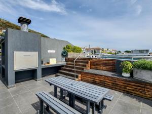 The Honeycomb on S 2 Bedroom Modern, Secure, Central Apartment