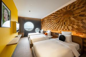 SUN & MOON, Riverside Hotel