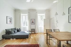 Bright and Central apartment in Classy Area