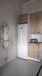 Hirsi koulun jumppasalin yksiö