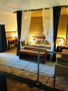 Appartement - LES COMBLES DU CHATEAU - Avec vue sur le lac - POUR 2 à 4 PERSONNES