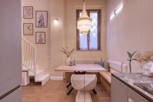 M1-M2 Modern loft just a stones throw from the metro