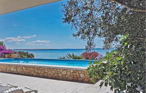 7 Bedroom Amazing Home In Kosljun