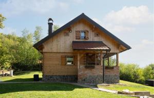 Beautiful Home In Kraljev Vrh With Wifi