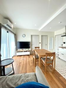 Halo 1 , 2 bedroom, 400m to the see