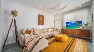 Tallows Call - Central Byron Bay