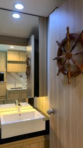 Blu Embarc 2BR Apt ByDamaresa