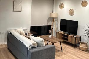 Central Apartment-Free Parking with Terrace-Gym