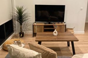 Central Apartment-Free Parking with Terrace-Gym