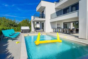 Villa Adria Paradisio by Istrialux