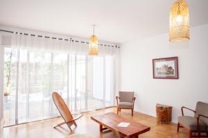 Jardin dIvandry Piscine et terrasse