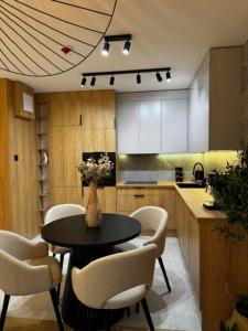 Family & Business Apartments PREMIUM No 2 - 1 Bedroom with Private Jacuzzi, Balcony, Parking