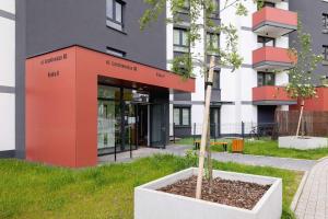 Air Conditioned Apartment in Cracow with Parking and Desk by Noclegi Renters