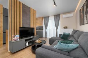 Air Conditioned Apartment in Cracow with Parking and Desk by Noclegi Renters