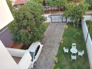 Annes Airport Transit Villa & Hotel