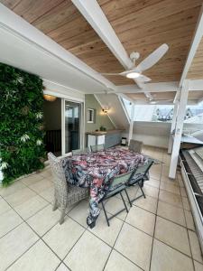 Les pieds dans l'eau - 3hvězdičkové hotely ve městě Saint-Leu