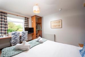 Trickys at The Tolgus Inn, Redruth - Free WiFi - Free Parking