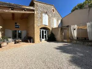 Villa du Puits - Séjour en Provence avec piscine privée & jardin au cœur dun domaine viticole Château de Barbebelle - Rognes - Proche dAix-en-Provence -10 personnes