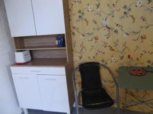 Studio en rez-de-chaussée avec marche