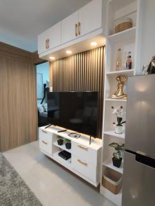 MOA, SMDC Good Stays - Shore 2 Unit 1956 Tower 1