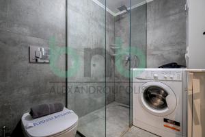 Avenue Central 2 BR Apt