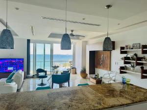 Punta me Luxury Apartment Beach front