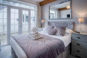 Caldey View - 3 Bed - Hot Tub - Penally - Tenby