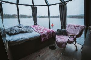 AuroraHut, Overwater Hut