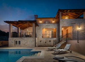 Luxury Villa San heated pool sauna