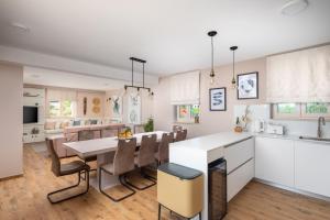 Luxury Villa San heated pool sauna