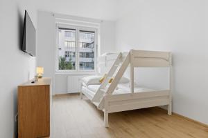 Family apartment with kitchen near the subway