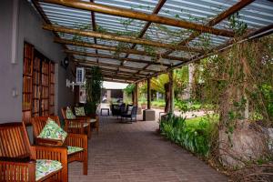 Riverbank Lodge