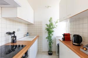 BnGo I Emerald Suite I 6 pax, center