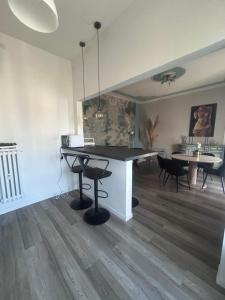 Aurora Flowers - Two rooms and free parking near center and train station