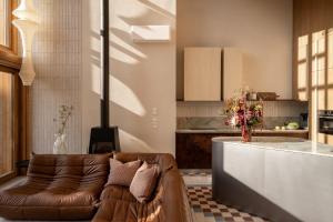 Kalbornia LAKE & POOL HOUSE by JWPM